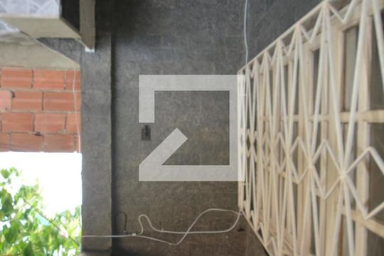 varanda da sala de apartamento para alugar com 2 quartos, 85m² em Olaria, Rio de Janeiro