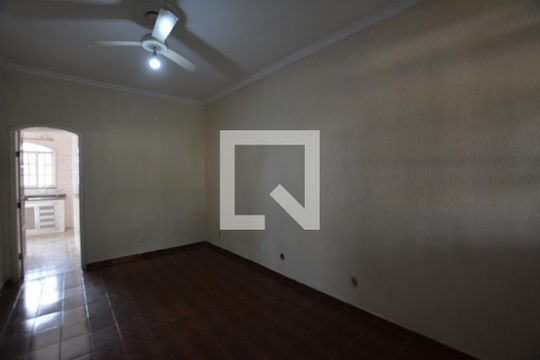 Sala de apartamento para alugar com 2 quartos, 85m² em Olaria, Rio de Janeiro