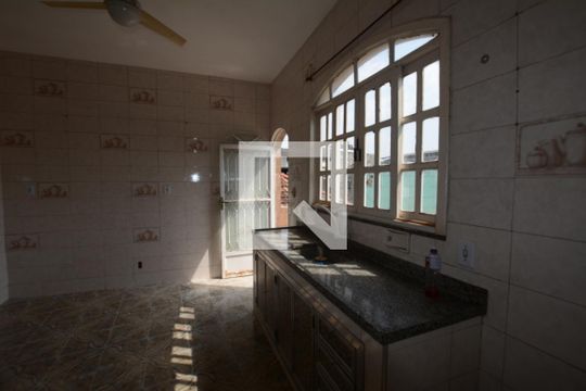 Cozinha de apartamento para alugar com 2 quartos, 85m² em Olaria, Rio de Janeiro