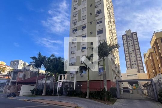 Fachada de apartamento à venda com 3 quartos, 75m² em Santana, Porto Alegre