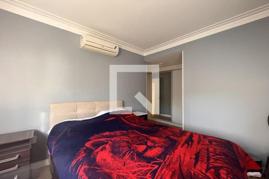 Suíte de apartamento à venda com 3 quartos, 75m² em Santana, Porto Alegre
