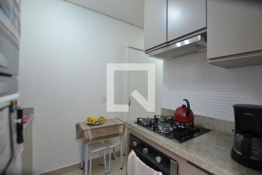 Cozinha de casa de condomínio para alugar com 2 quartos, 84m² em Tristeza, Porto Alegre