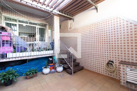 Garagem de casa à venda com 3 quartos, 130m² em Vila Gustavo, São Paulo