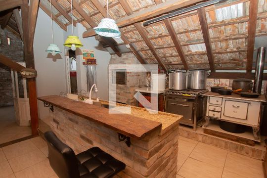Salão Andar Superior de casa à venda com 3 quartos, 490m² em Floresta, Porto Alegre