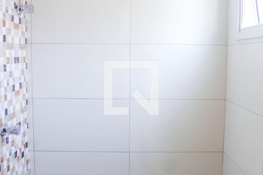 Banheiro de apartamento à venda com 2 quartos, 34m² em Vila Mazzei, São Paulo