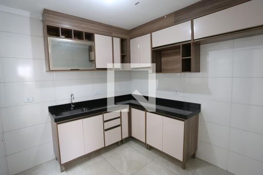 Cozinha de casa de condomínio para alugar com 2 quartos, 48m² em Jardim Danfer, São Paulo