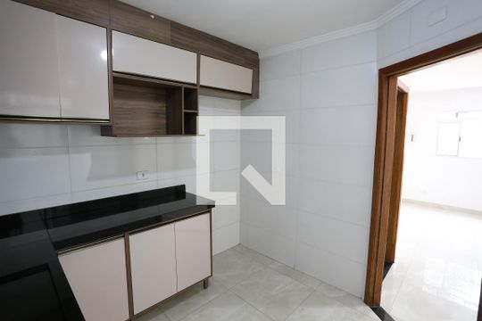 Cozinha de casa de condomínio para alugar com 2 quartos, 48m² em Jardim Danfer, São Paulo