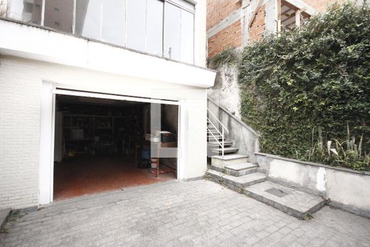 Garagem de casa à venda com 3 quartos, 200m² em Vila Mariana, São Paulo
