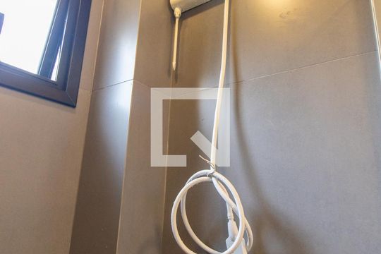 Banheiro Social de kitnet/studio à venda com 1 quarto, 23m² em Bigorrilho, Curitiba
