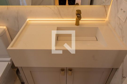 BANHEIRO DA SUITE MASTER de apartamento à venda com 2 quartos, 136m² em Cambuí, Campinas