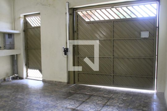 Garagem de casa para alugar com 2 quartos, 100m² em Cidade Nova São Miguel, São Paulo