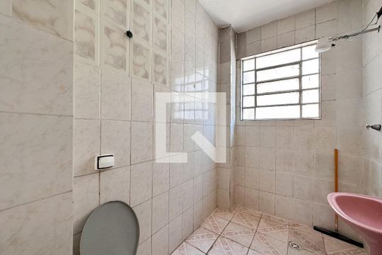 Banheiro de apartamento para alugar com 2 quartos, 82m² em Bom Retiro, São Paulo