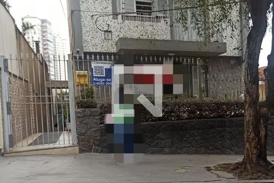 fachada placa instalada de apartamento para alugar com 2 quartos, 70m² em Santana, São Paulo