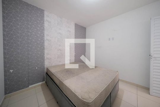 Quarto de casa para alugar com 1 quarto, 40m² em Vila Dalila, São Paulo