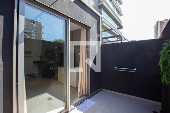 varanda de kitnet/studio para alugar com 1 quarto, 48m² em Perdizes, São Paulo