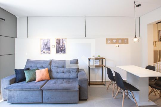 sala de kitnet/studio para alugar com 1 quarto, 48m² em Perdizes, São Paulo