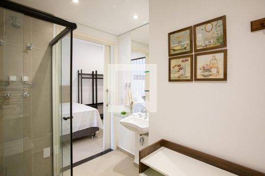 banheiro de kitnet/studio à venda com 1 quarto, 48m² em Perdizes, São Paulo