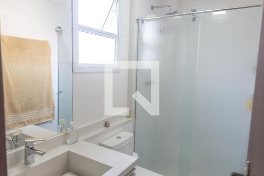 Banheiro suíte de apartamento à venda com 3 quartos, 199m² em Vila Marlene, São Bernardo do Campo