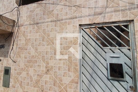 Fachada de casa para alugar com 1 quarto, 30m² em Vila Brasil, São Paulo