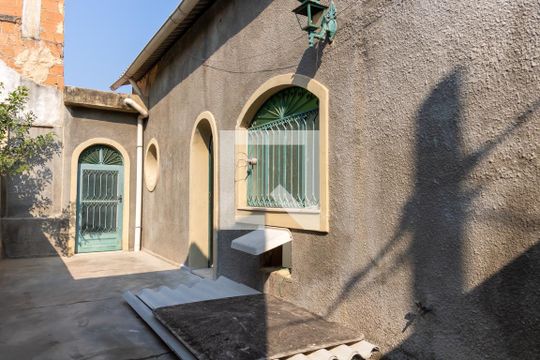 Fachada de casa para alugar com 1 quarto, 60m² em Quintino Bocaiúva, Rio de Janeiro