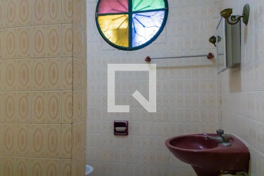 Banheiro de casa para alugar com 1 quarto, 60m² em Quintino Bocaiúva, Rio de Janeiro