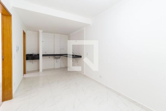 Sala com cozinha americana de apartamento à venda com 2 quartos, 35m² em Vila Mazzei, São Paulo