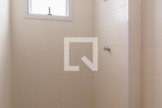 Banheiro de apartamento para alugar com 2 quartos, 35m² em Vila Mazzei, São Paulo