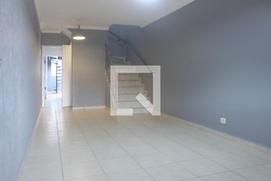 Casa para alugar com 2 quartos, 120m² em Jardim Guayana, São Paulo