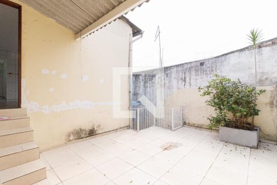Área de serviço de casa para alugar com 2 quartos, 90m² em Veloso, Osasco