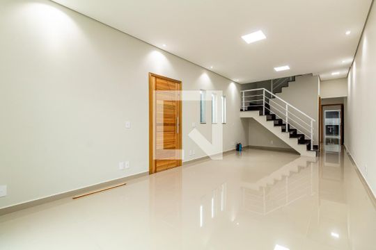 Casa para alugar com 3 quartos, 188m² em Jardim City, Guarulhos