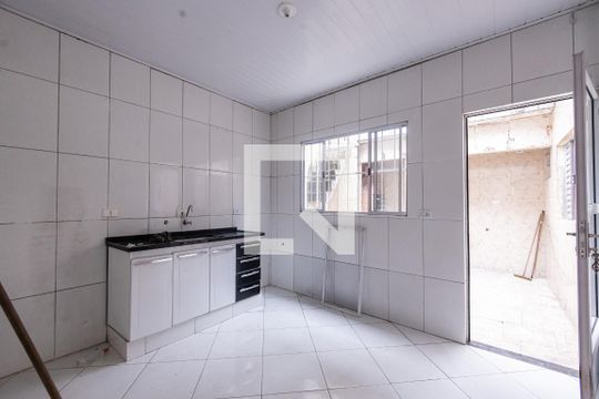 Cozinha de casa de condomínio para alugar com 2 quartos, 70m² em Penha de França, São Paulo