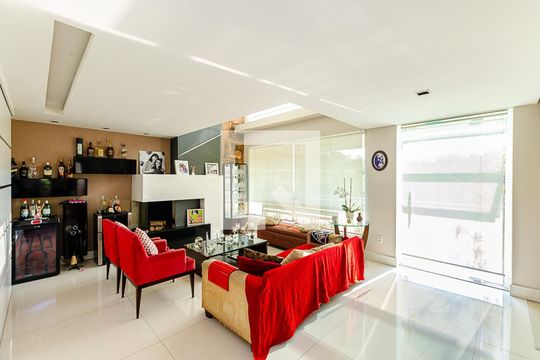 Sala de casa à venda com 4 quartos, 500m² em Vila Progresso, Niterói