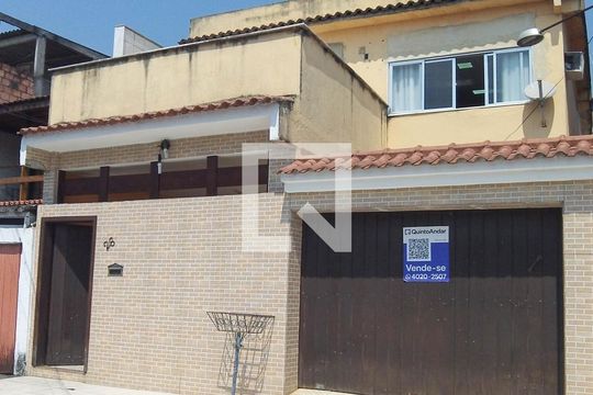 Fachada de casa à venda com 4 quartos, 140m² em Taquara, Rio de Janeiro