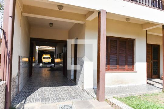 Garagem de casa à venda com 5 quartos, 280m² em Jardim Itu, Porto Alegre