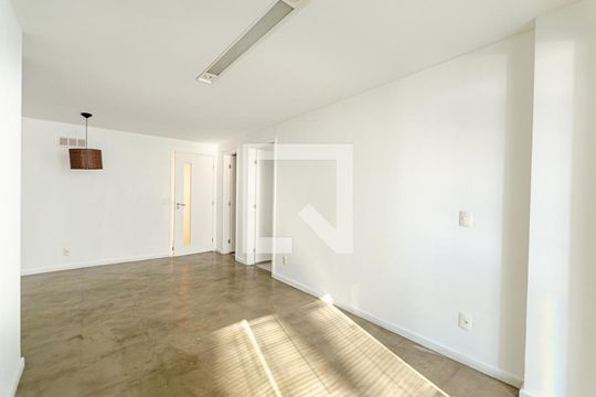 Sala de apartamento à venda com 2 quartos, 70m² em Vital Brasil, Niterói