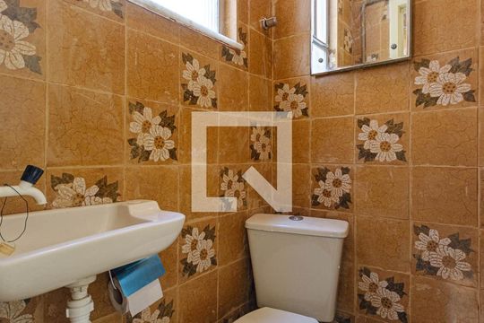 Banheiro de Serviço de apartamento para alugar com 2 quartos, 76m² em Tijuca, Rio de Janeiro