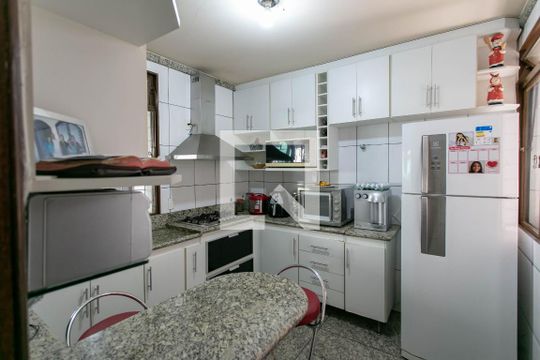 Cozinha de casa à venda com 5 quartos, 290m² em Santa Amelia, Belo Horizonte