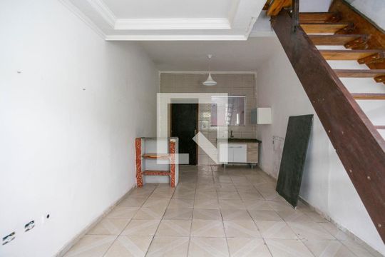 Sala de casa de condomínio à venda com 2 quartos, 70m² em Vila São Vicente, São Paulo