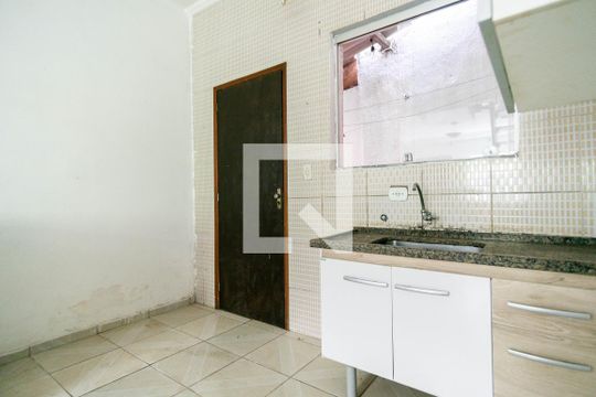 Cozinha de casa de condomínio à venda com 2 quartos, 70m² em Vila São Vicente, São Paulo
