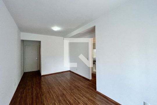 Sala de apartamento à venda com 2 quartos, 77m² em Vila Olímpia, São Paulo