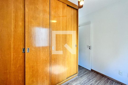 Quarto  de apartamento à venda com 2 quartos, 77m² em Vila Olímpia, São Paulo