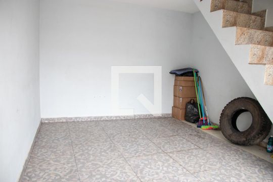 Garagem de casa à venda com 1 quarto, 300m² em Parque Edu Chaves, São Paulo