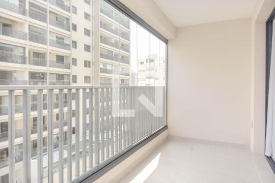 Varanda de kitnet/studio para alugar com 1 quarto, 40m² em Bela Vista, São Paulo