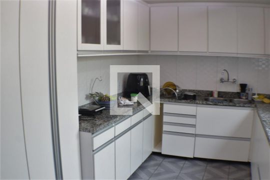 Cozinha de casa de condomínio à venda com 5 quartos, 490m² em Taquara, Rio de Janeiro