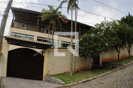 Fachada de casa de condomínio à venda com 5 quartos, 490m² em Taquara, Rio de Janeiro