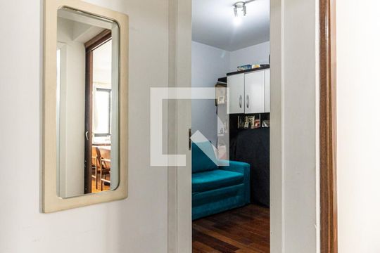 Corredor de apartamento à venda com 3 quartos, 98m² em Santa Cecília, São Paulo