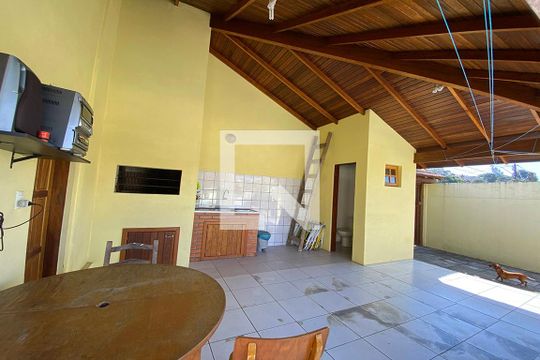 Garagem de casa à venda com 3 quartos, 210m² em Scharlau, São Leopoldo