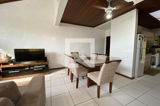 Sala de casa à venda com 3 quartos, 210m² em Scharlau, São Leopoldo