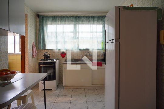 Cozinha de apartamento à venda com 3 quartos, 300m² em Jardim Lindóia, Porto Alegre