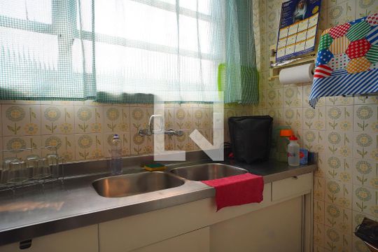 Cozinha de apartamento à venda com 3 quartos, 300m² em Jardim Lindóia, Porto Alegre